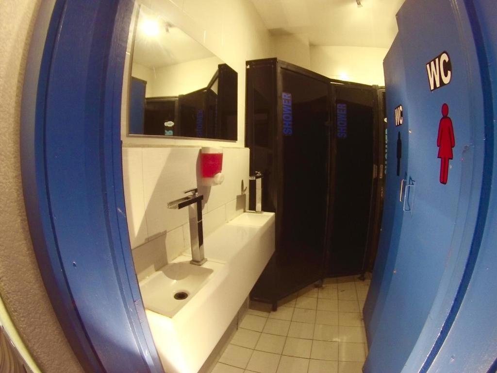 Roomies Hostel Roma Мехико Экстерьер фото