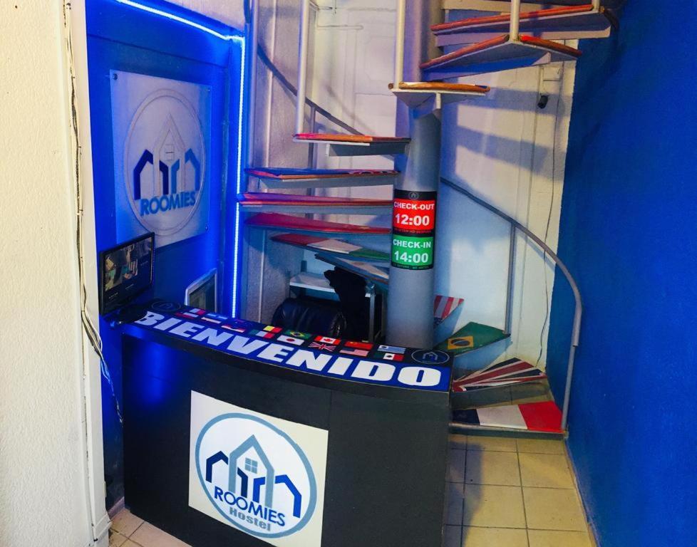 Roomies Hostel Roma Мехико Экстерьер фото